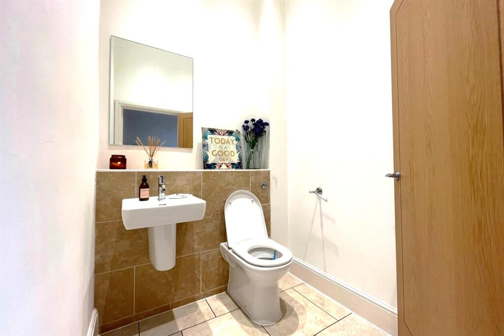 toilet.jpeg