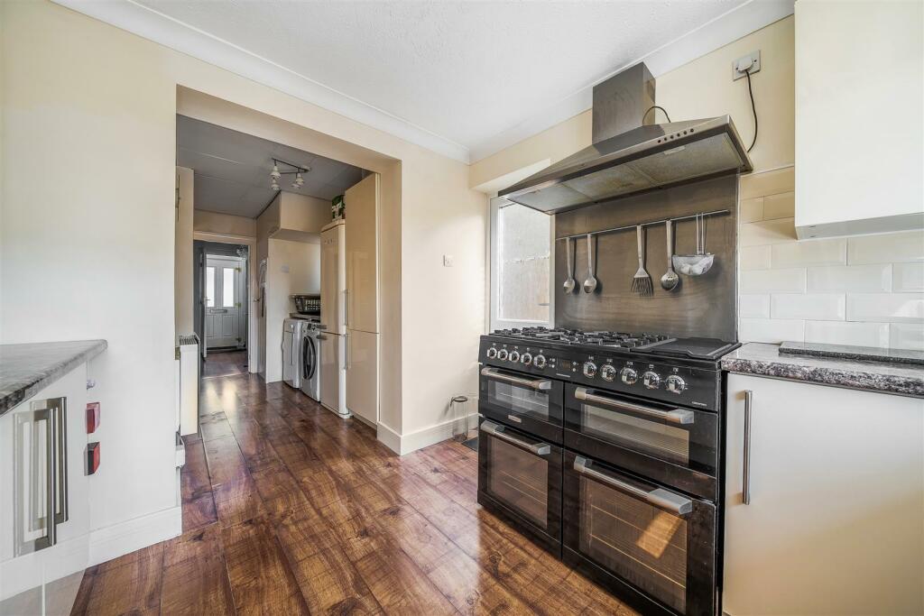 Gordon Road for Sale by Guildcrest Estates - kitch