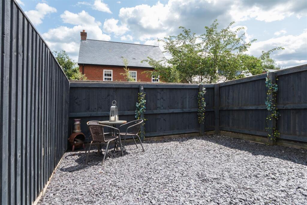 19 Hazelhurst Way-023.jpg