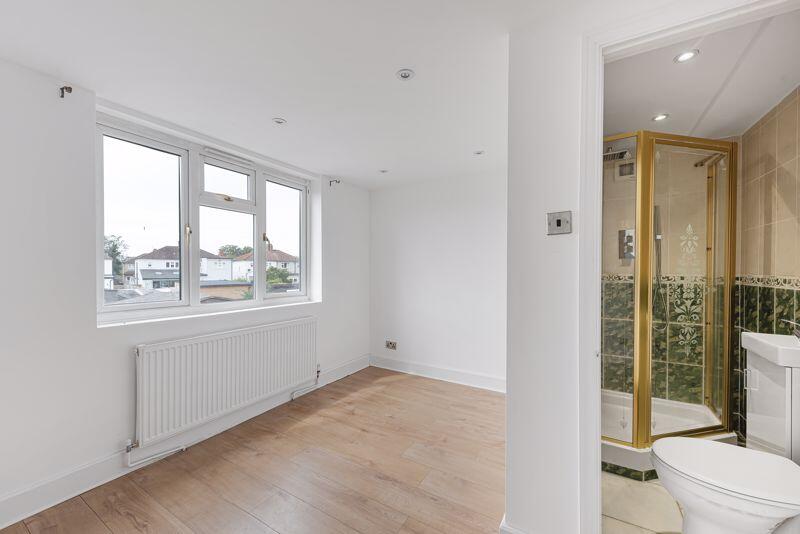 Bedroom with ensuite