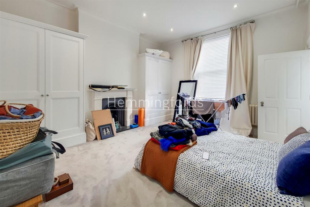 4_Main Bedroom-1.jpg