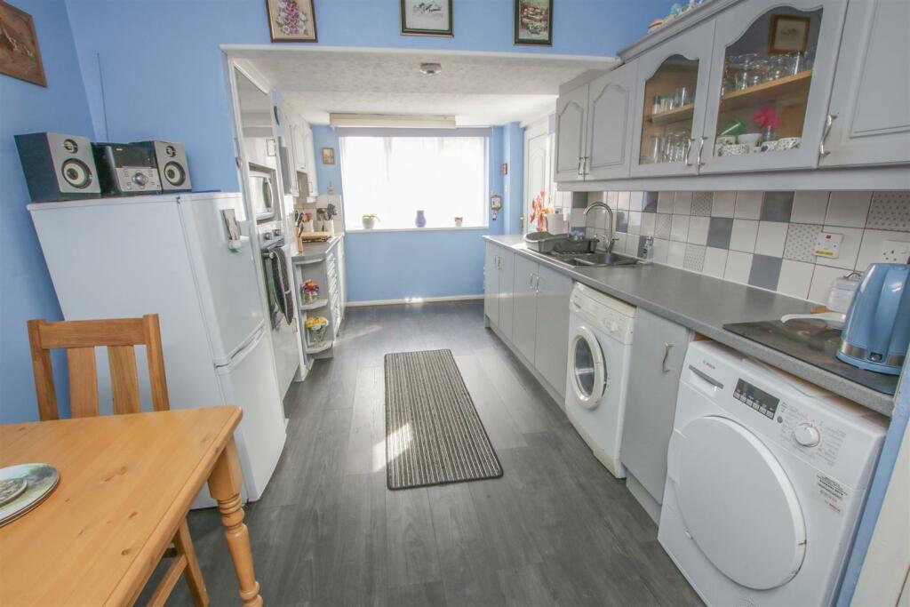 EXTENDED DINING KITCHEN