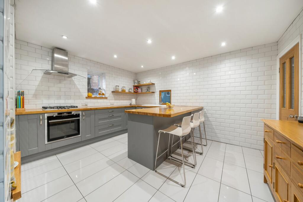 Kitchen/Breakfast Room