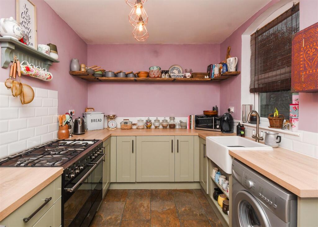 40 Westbourne Road - Kitchen.jpg