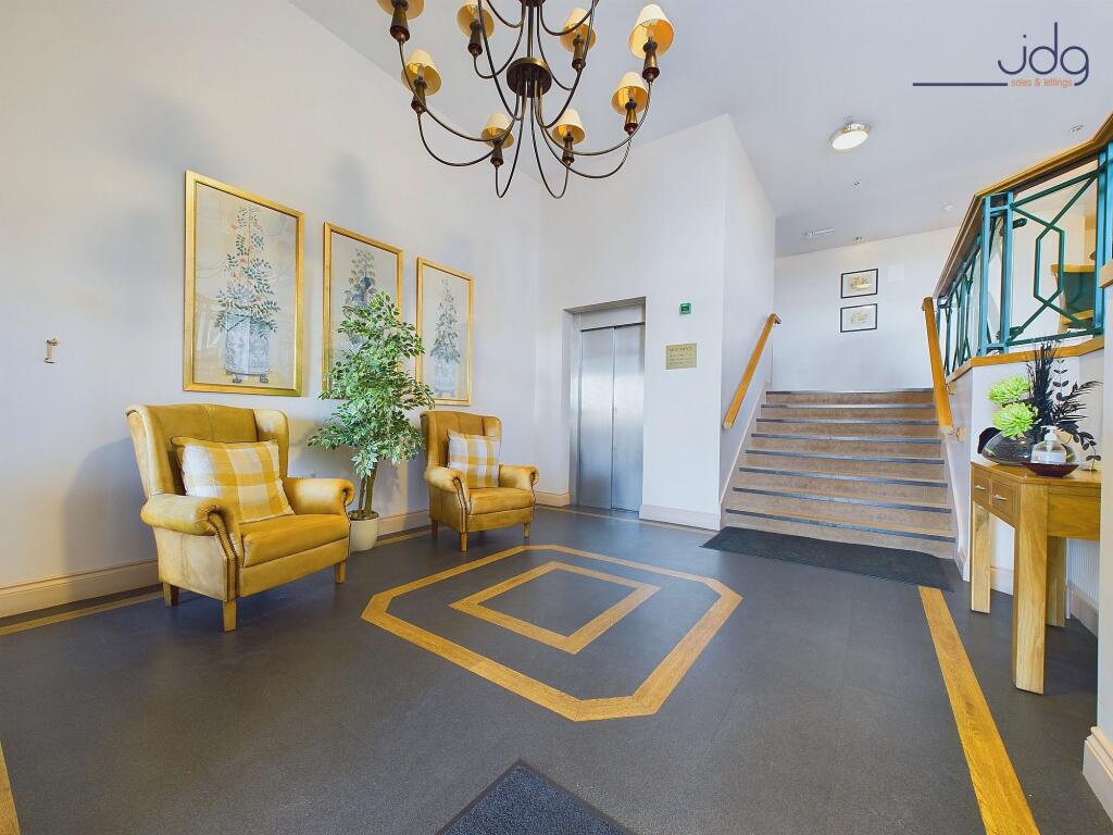 Entrance to the Apartments