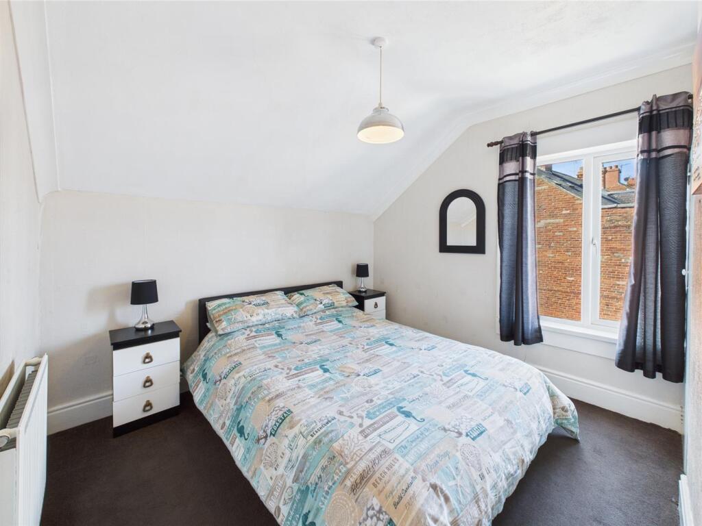 Bedroom: