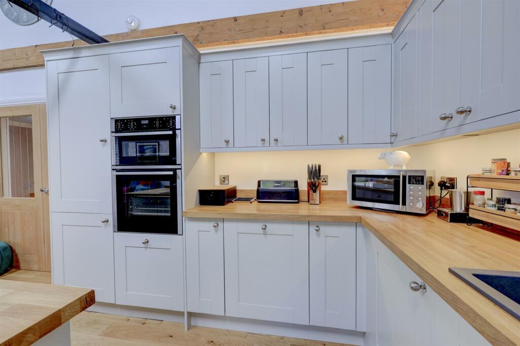 Open Plan Living Room / Kitchen