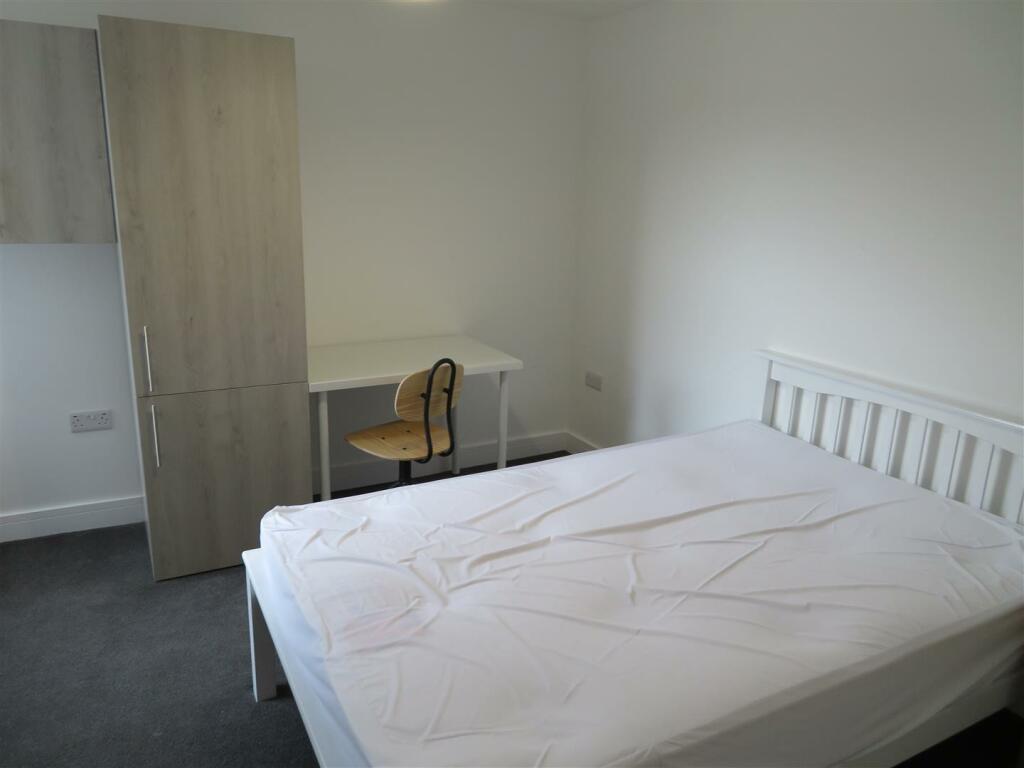 40 Darlington Room 3.JPG