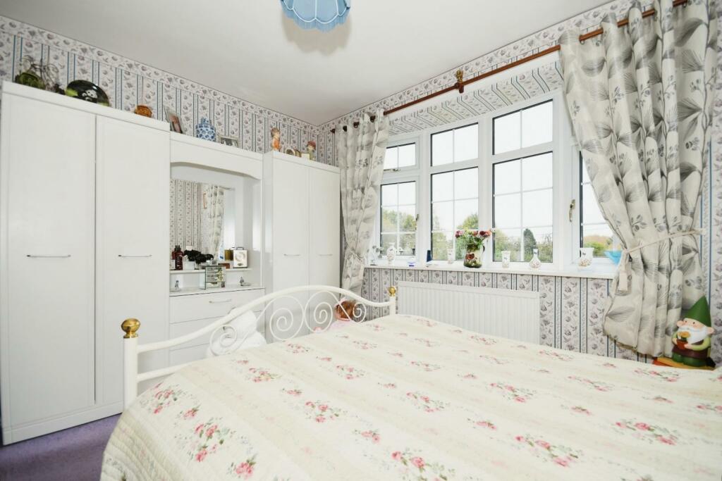 BEDROOM 4.jpg