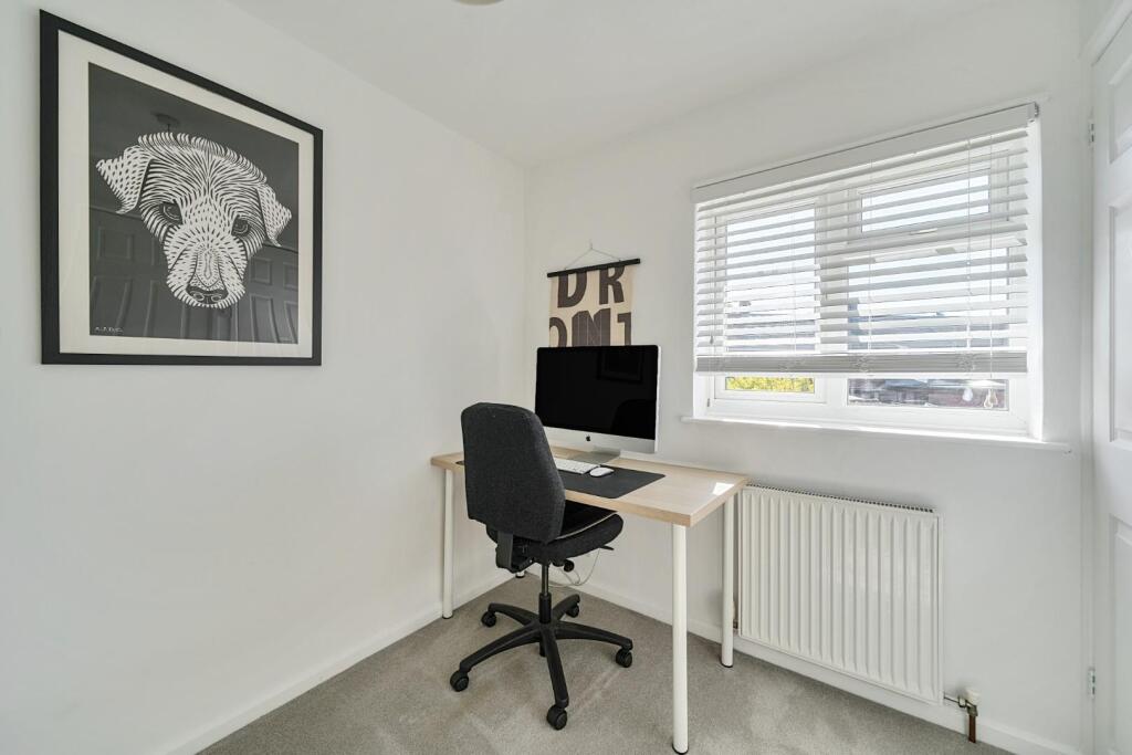 1294013-2-6827086551a79-ARW1294013-2-6827086551a79