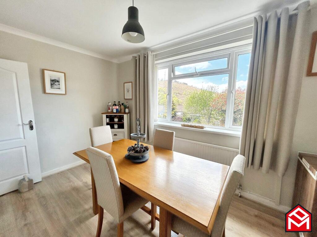 Dining Room/ Bedroom 4