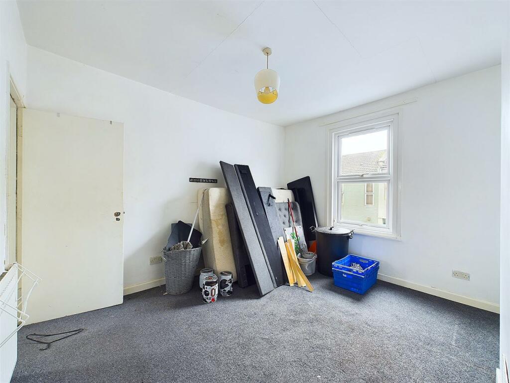 11 - 2 X 1-Bed Flats In St Werburghs.jpg