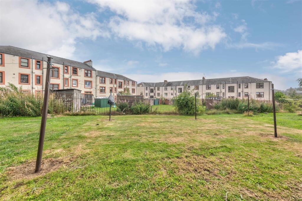GR 17 Caird Avenue Dundee-9.JPG