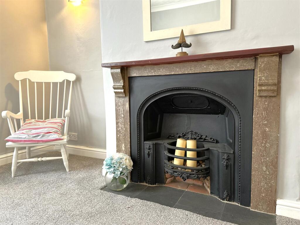 Feature Fireplace 274