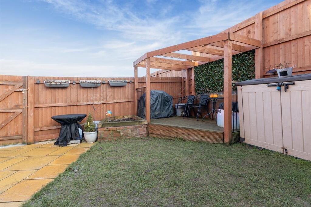 1 Dale Close, Lutterworth (1).jpg