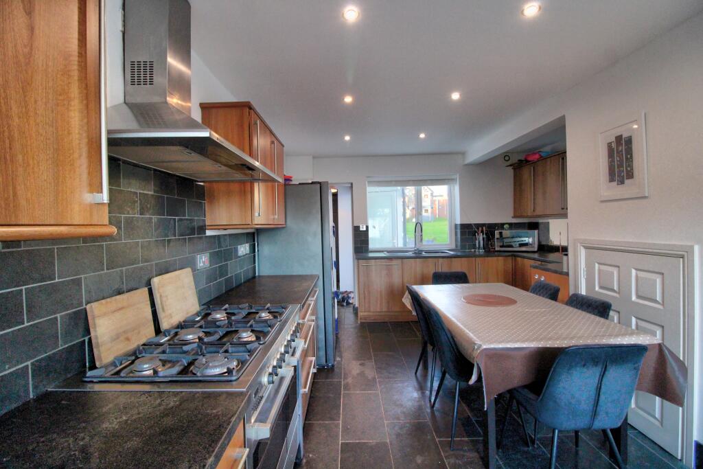 IMG_7211_2_3_Interior 4