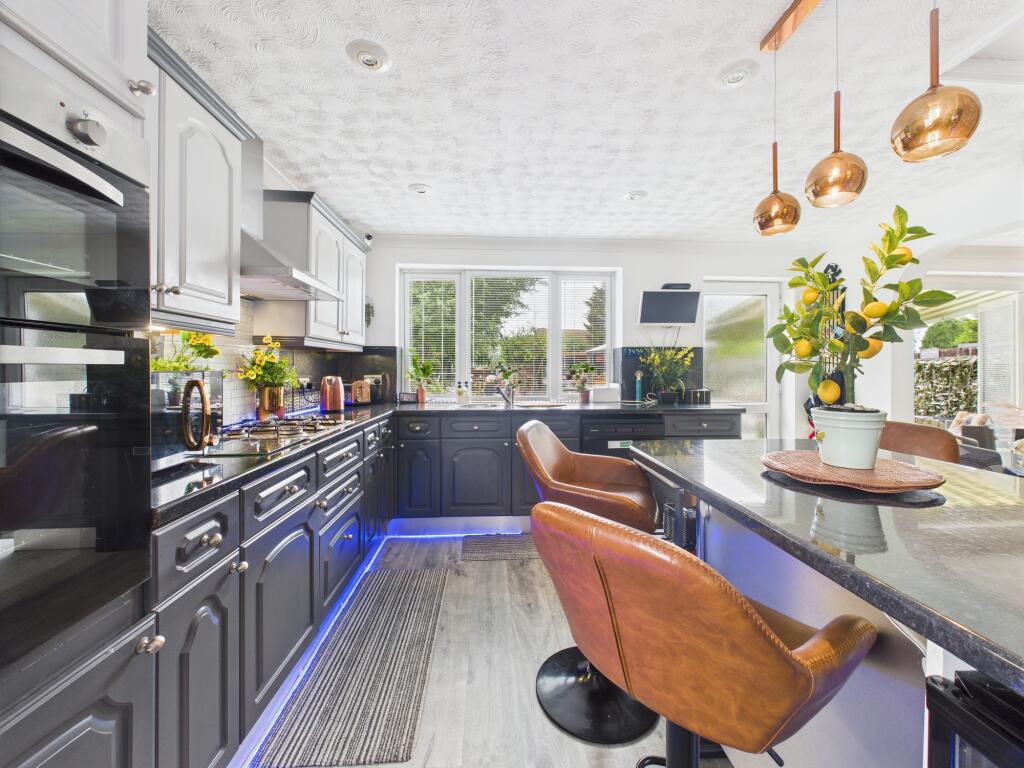 CAM05192G0-PR0118-STILL012