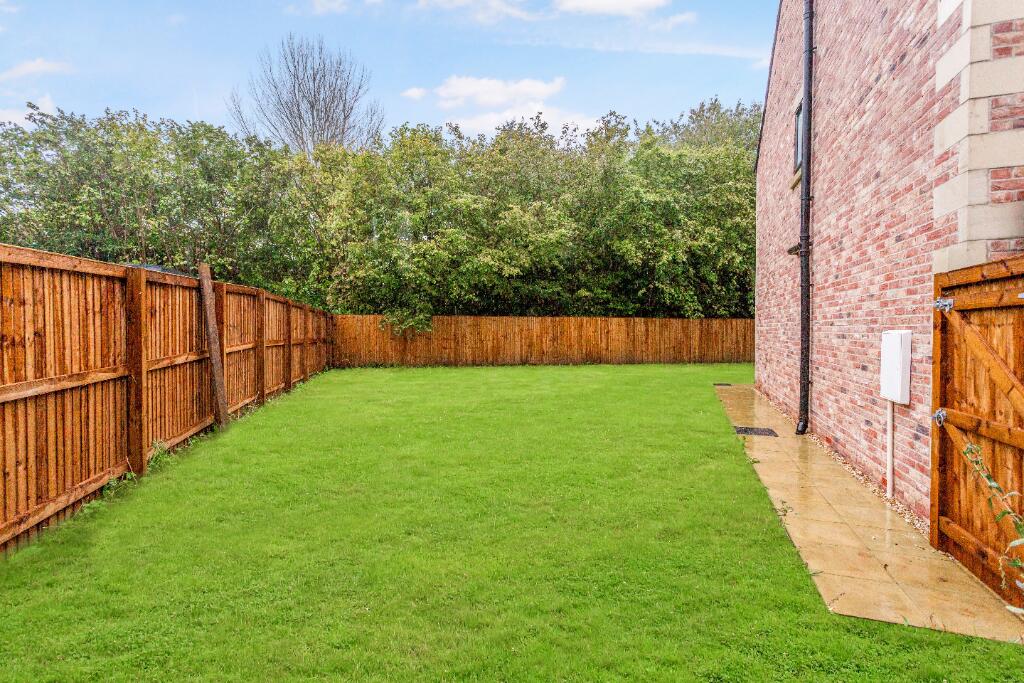 6 Rocking Horse Drive 3 (Portal Size)