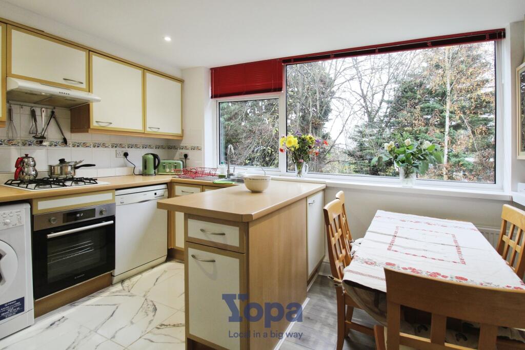 Kitchen Dining Area