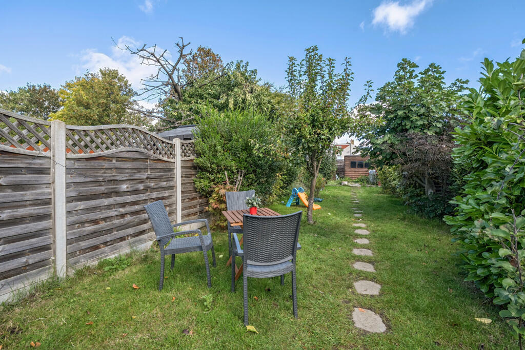 1353864-12-68c3ea...