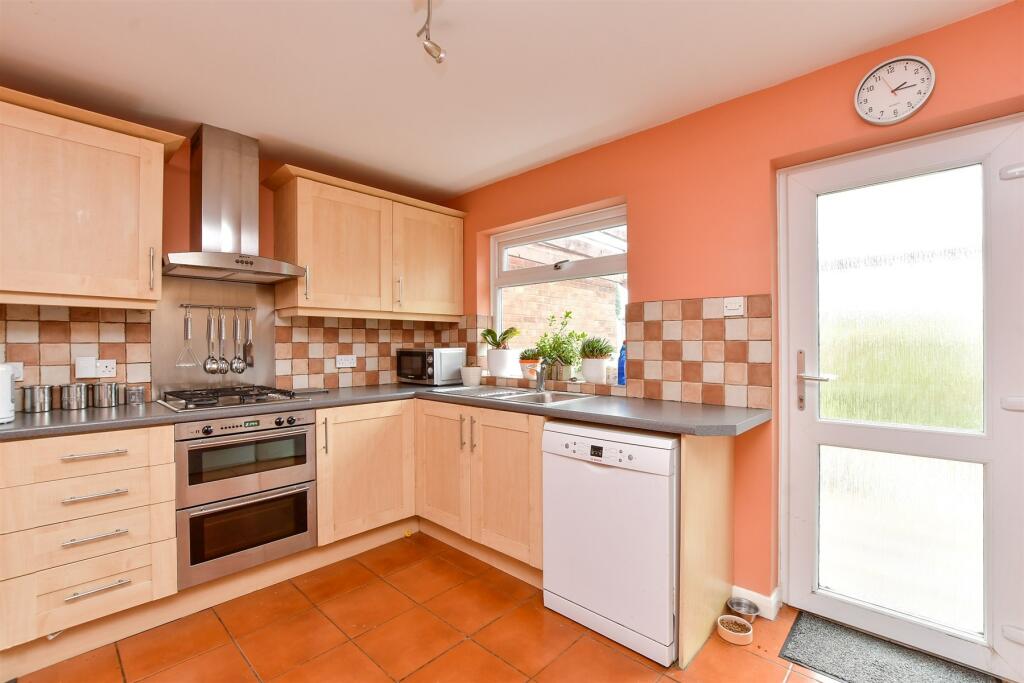 Kitchen / Breakfast Room