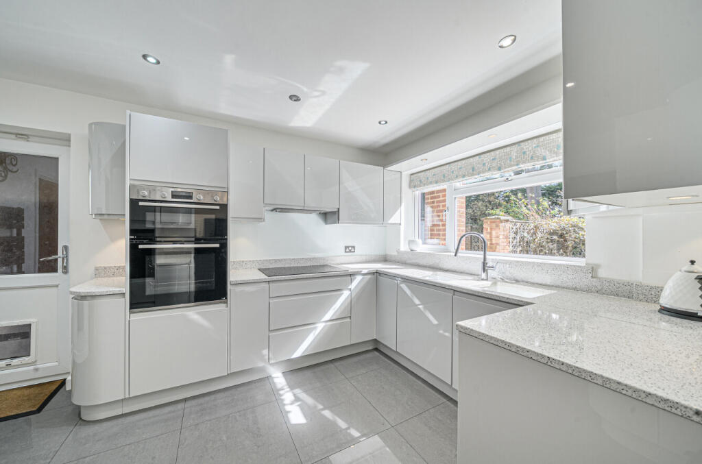 1353661-14-68c2da...