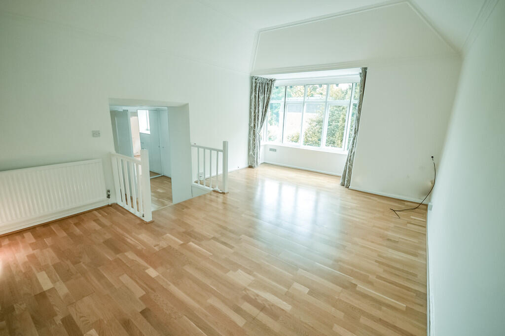 Living Room/ Bed ...