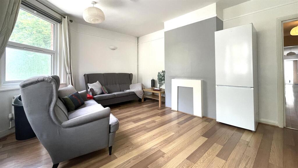 student-4-bed-flat-rental-cottage-grove-portsmouth