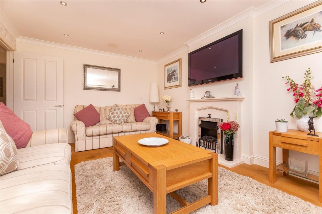 61 Upland Road (16).jpg