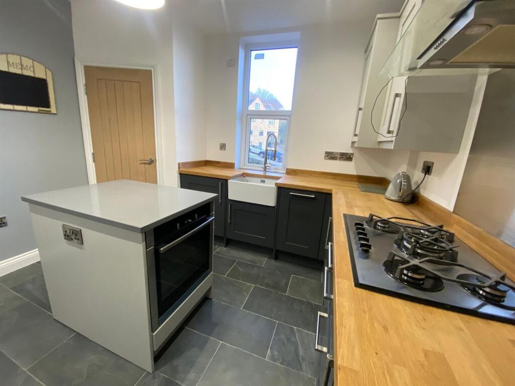 kitchen 2.jpg