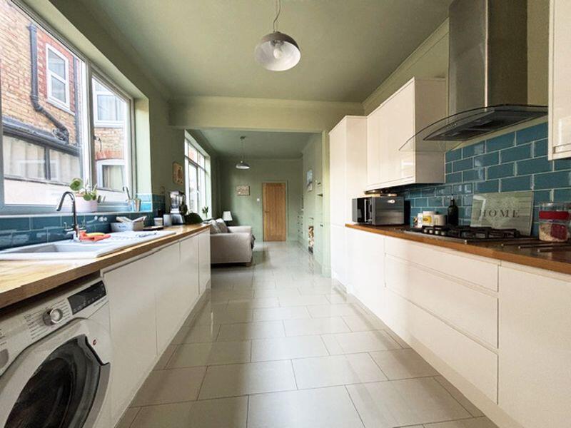 Kitchen/ diner photo 4