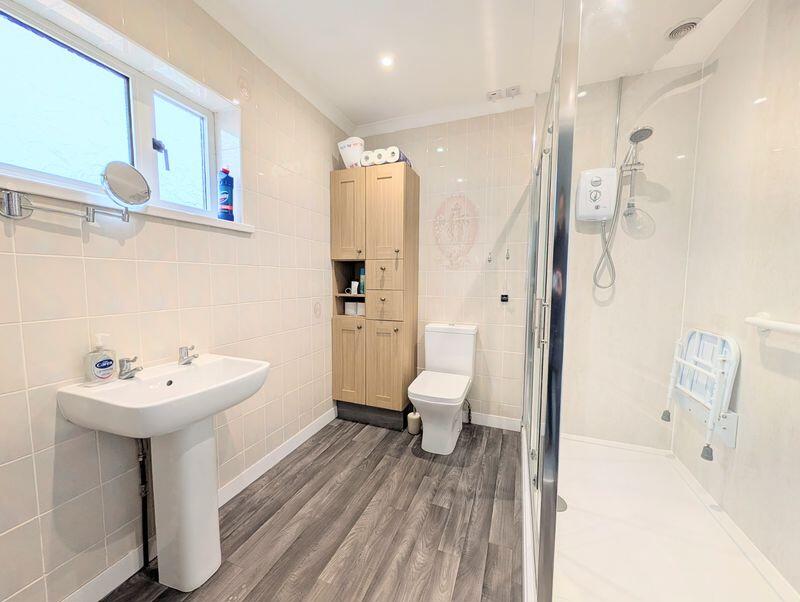 Shower room 