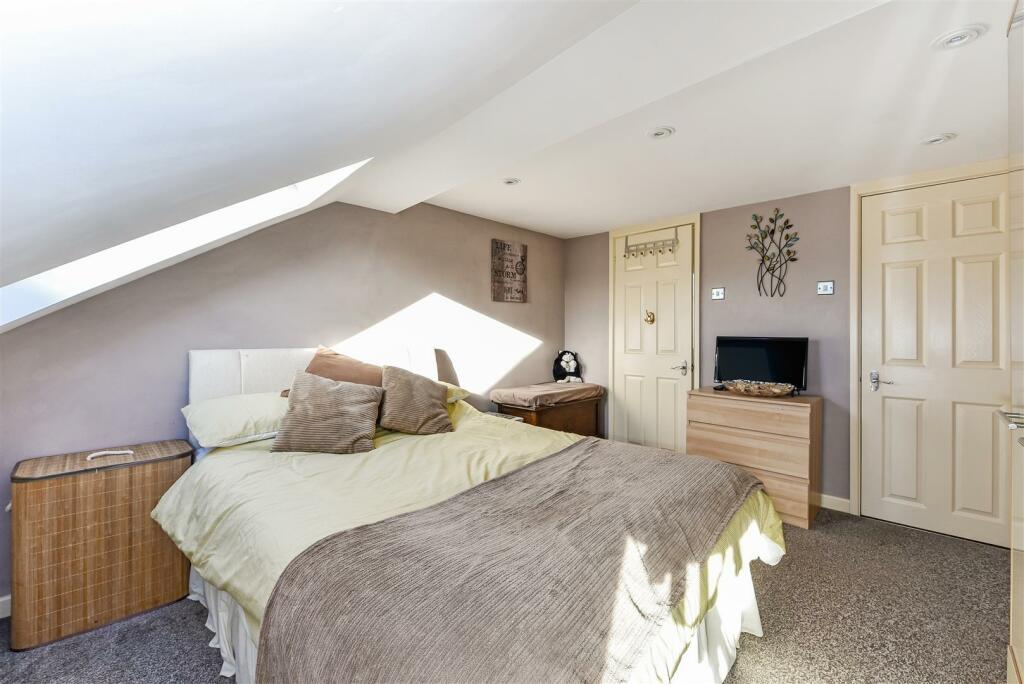 Bedroom One.jpg