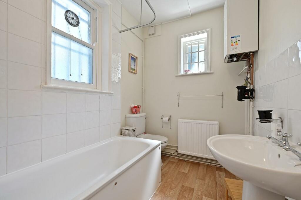Lytton House - Bathroom3 (1).JPG