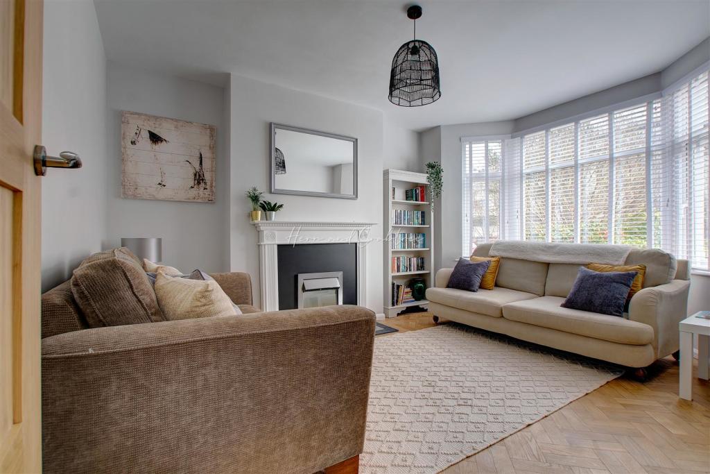 King George V_Hern_Crabtree_ (6).jpg