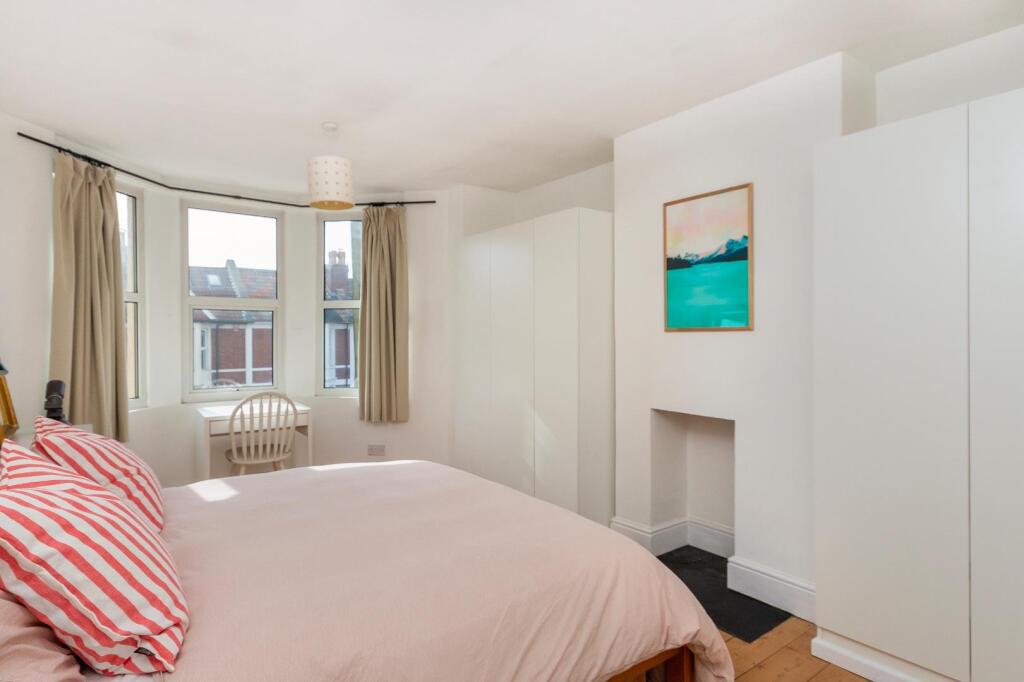 7H7AVP - Bedroom B.jpg