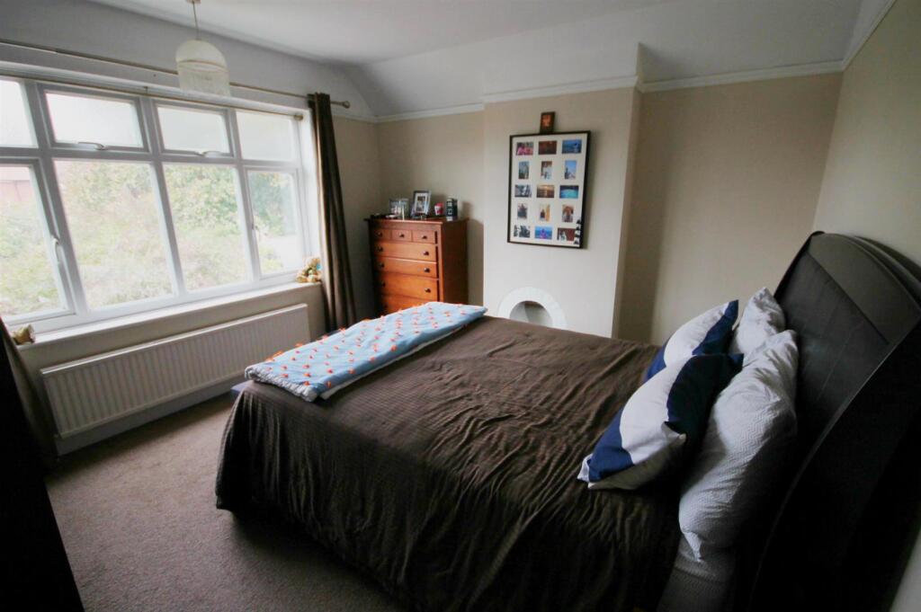 Bedroom 2.JPG