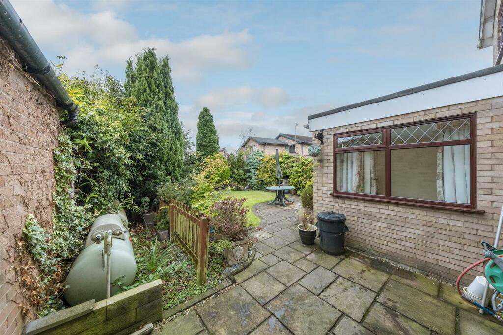 2 St Michaels Close-032.jpg