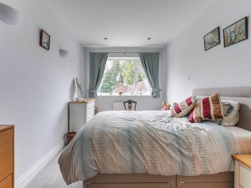 Bedroom 1 (2)