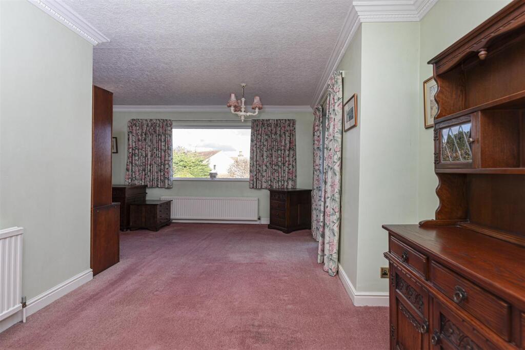 Bramleys Estate Agents - Beagle Avenue - Beaumont 