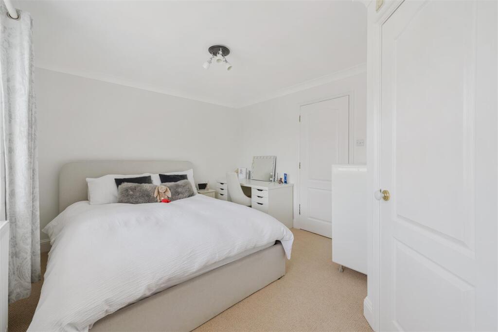 ST THERESA CLOSE (11).jpg