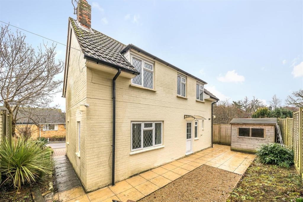 10 Critchmere Vale - Rear .jpg