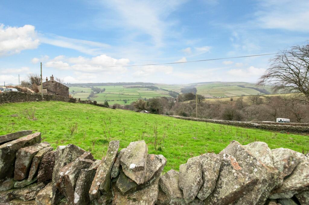 https://apollo.street.co.uk/street-live/tr:pr-true,n-property_small_fill_crop/properties/general/21548239/a14aa281-a89b-4bb8-81ed-e6719a61ef62.png