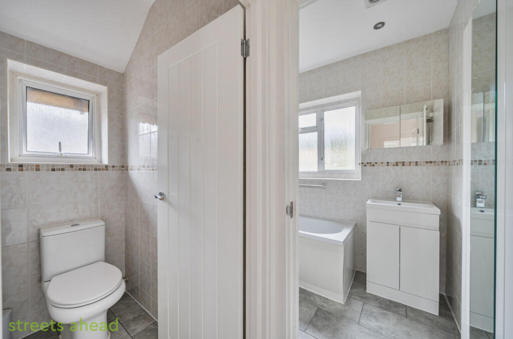 b8aa5883-f1a8-425...