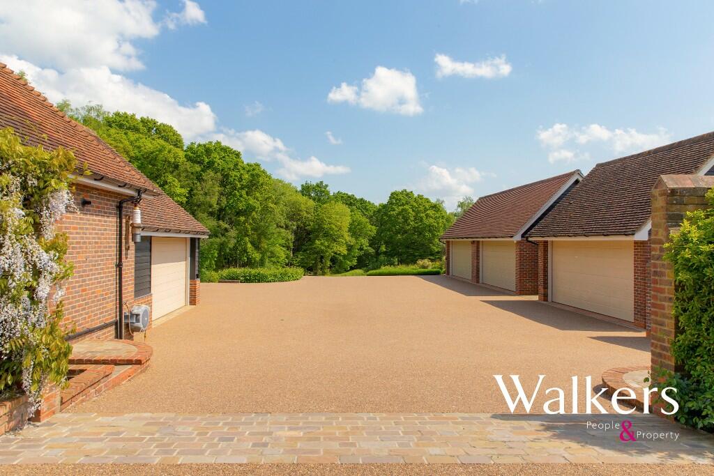 Extensive Garaging