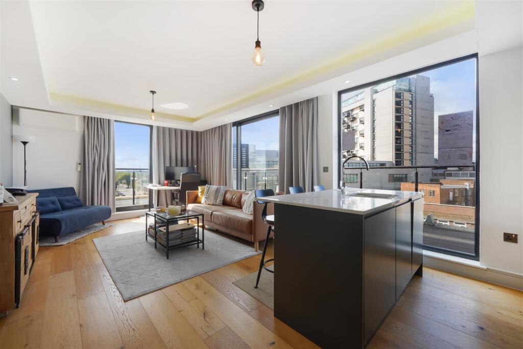 Flat 17, 706 High Road - Q87YYo6de1scKKC1SFZE.jpg