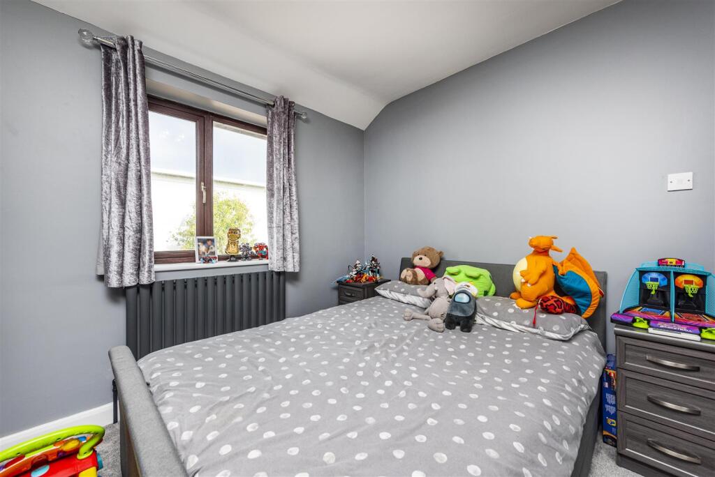 6 Faggs Road Feltham TW14 LOW RES-13.jpg