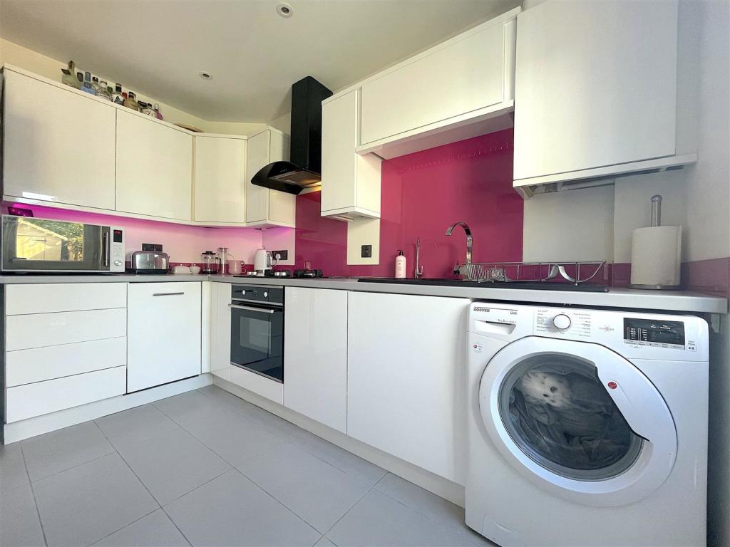 Kitchen (2).jpeg