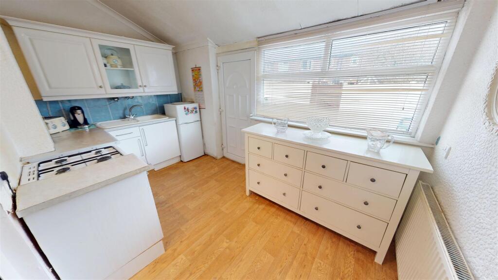 Holly Bank Grove Kitchen