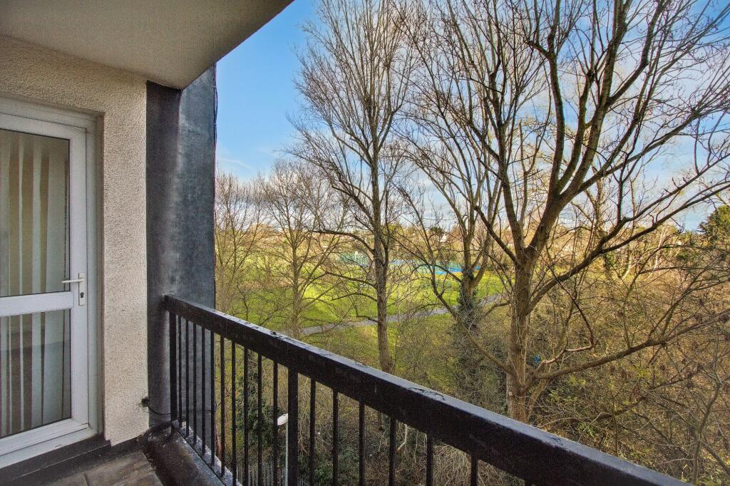 Flat 270, Haynes Park Court, Hornchurch, RM11 2DG